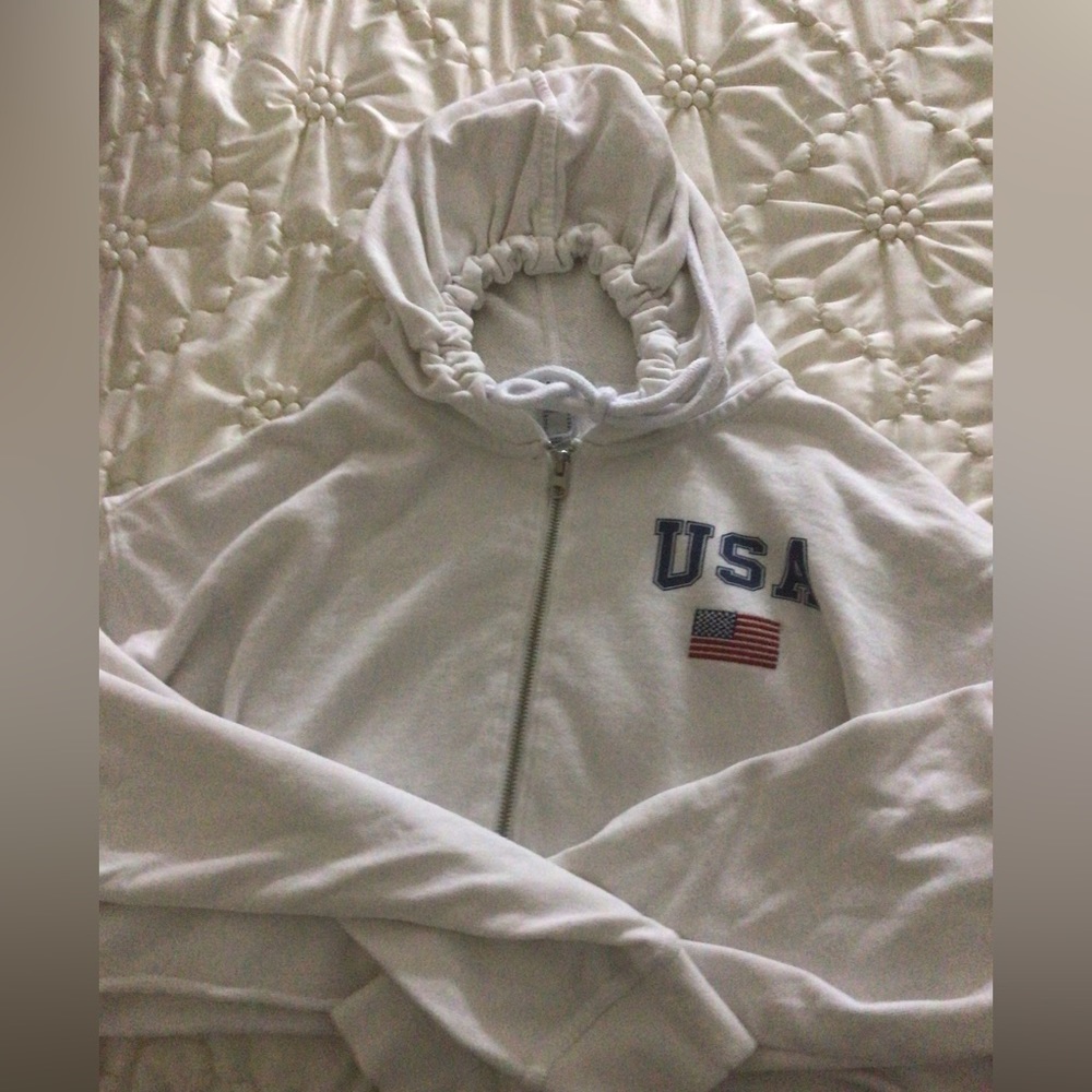 The reason I’m selling this is because I never wore it